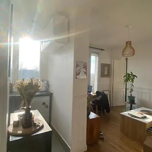 Ensoleille, Et Equipe Avec Vue Tour Eiffel Et Pantheon Appartement Paris